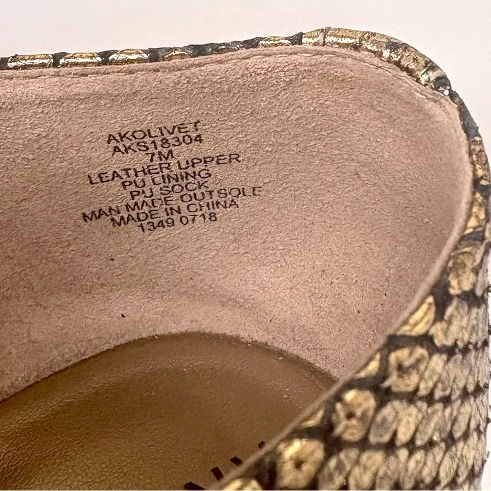 Anne Klein Women's Olivet Ballet Flat, Gold/Black color size 7